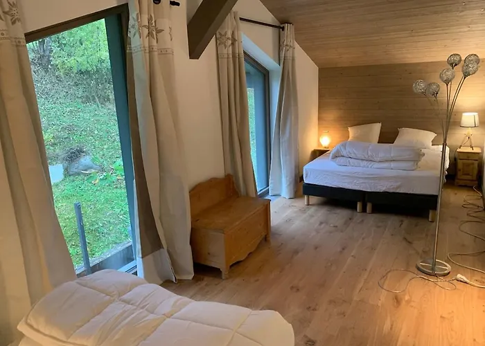 Les 3 Marmottes, 12 Personnes, Jacuzzi * Courchevel