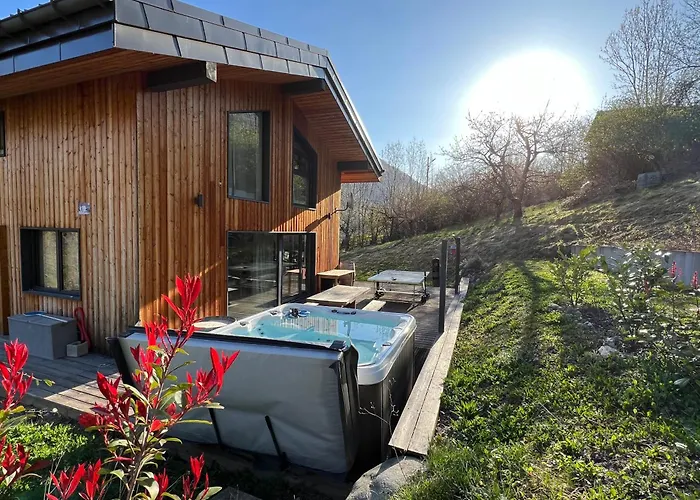 Horská chata Les 3 Marmottes, 12 Personnes, Jacuzzi *