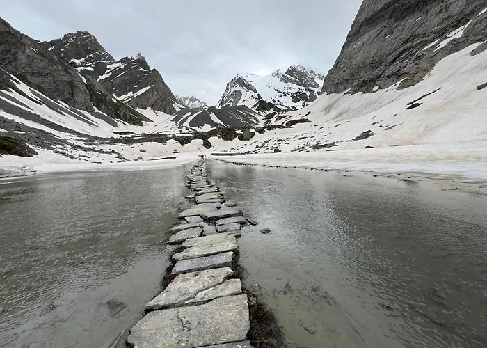 Les 3 Marmottes, 12 Personnes, Jacuzzi * Courchevel