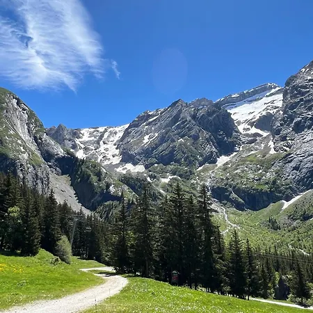Les 3 Marmottes, 12 Personnes, Jacuzzi * Courchevel
