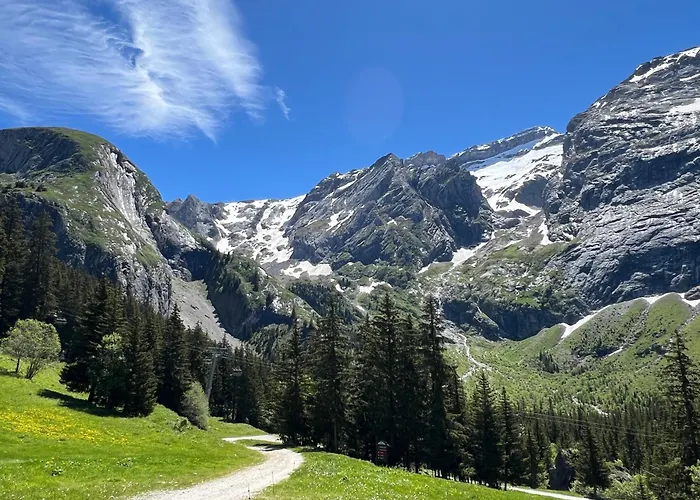 Les 3 Marmottes, 12 Personnes, Jacuzzi * Courchevel